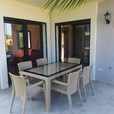 çeşme-müstakıl özel Havuzlu 4 Arti 1 Villa