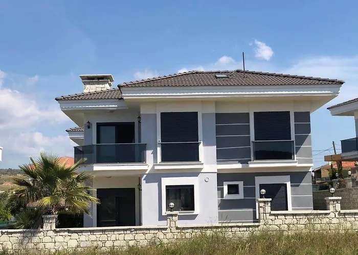 Villa çeşme-müstakıl özel Havuzlu 4 Arti 1