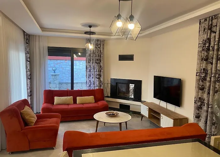 çeşme-müstakıl özel Havuzlu 4 Arti 1 *