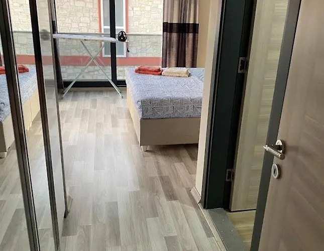 çeşme-müstakıl özel Havuzlu 4 Arti 1