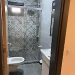 Cesme-muestakil Oezel Havuzlu 4 Arti 1 וילה