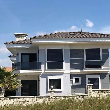 Villa Cesme-muestakil Oezel Havuzlu 4 Arti 1