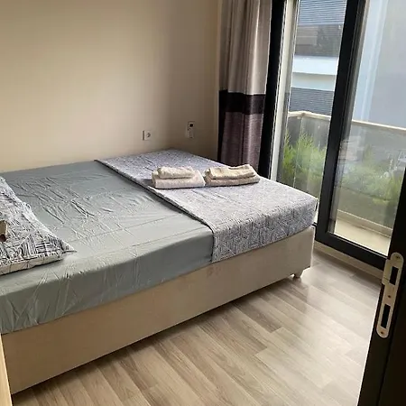 Cesme-muestakil Oezel Havuzlu 4 Arti 1 Villa *