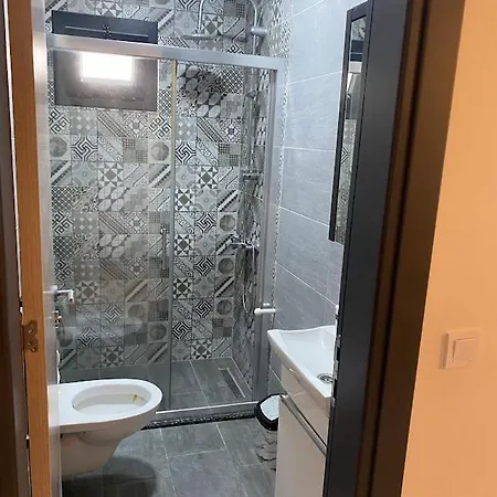 Cesme-muestakil Oezel Havuzlu 4 Arti 1 וילה