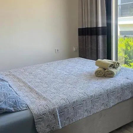 Cesme-muestakil Oezel Havuzlu 4 Arti 1 Βίλα