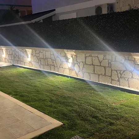 Villa Cesme-muestakil Oezel Havuzlu 4 Arti 1 Çeşme